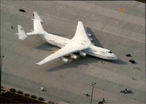Flugzeug antonov rollfeld - antonov,